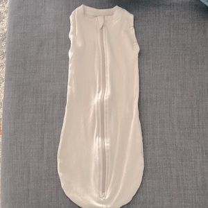 Beige Cat & Dogma transitional sleep sack; 0-3 months
